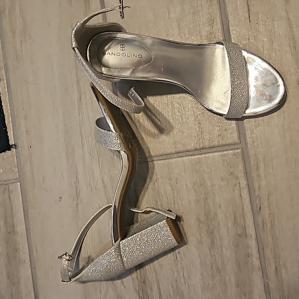 SHOES - Picture 4 of 5